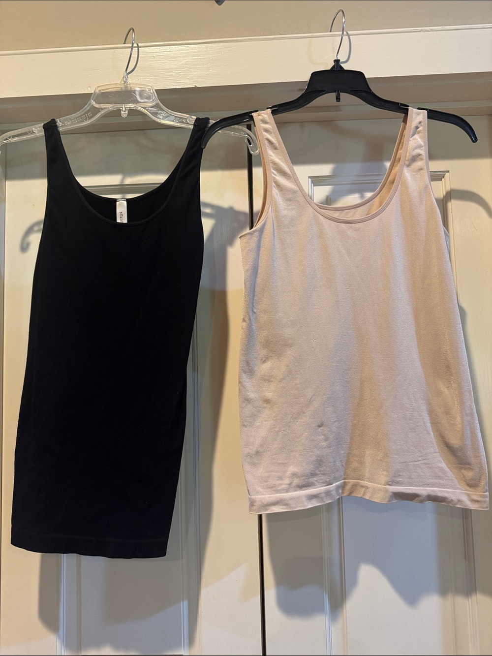 Women's Scoop Tank Top - Black & cream - Unbranded